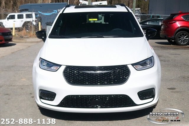2024 Chrysler Pacifica Limited photo 2