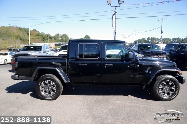 2025 Jeep Gladiator Sport S photo 4