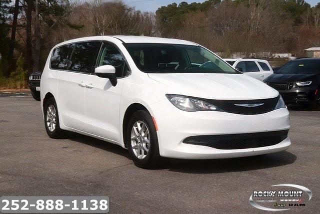 2023 Chrysler Voyager LX