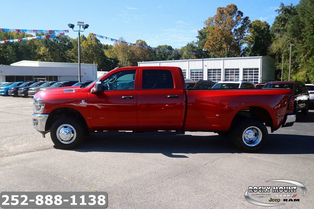 New 2026 Ram 3500 TRADESMAN CREW CAB 4X4 Pickup