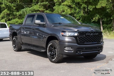 2026 Ram 1500 WARLOCK CREW CAB 4X4 5'7 BOX Pickup