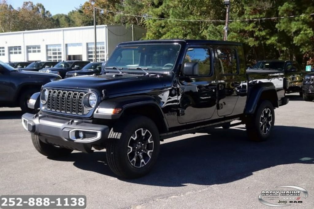 New 2025 Jeep Gladiator SPORT S 4X4 Pickup