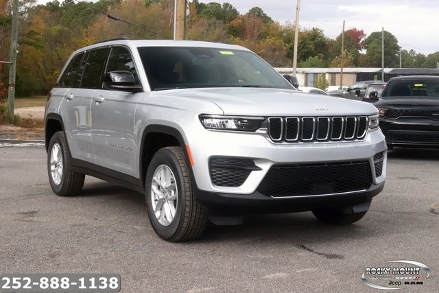 2025 Jeep Grand Cherokee Laredo's photo