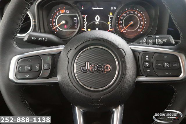 2026 Jeep Wrangler 4-Door Sahara - Photo 18