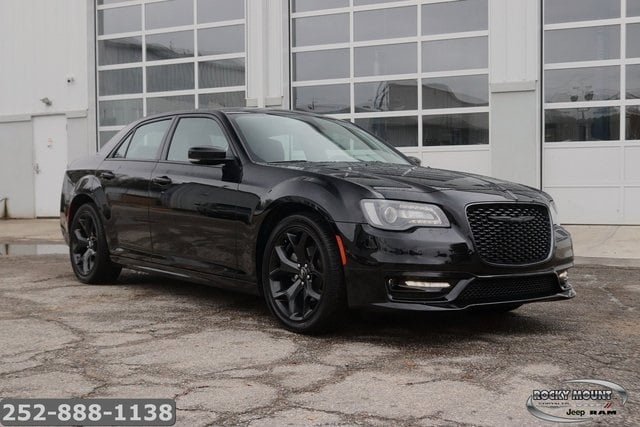 2022 Chrysler 300 Touring L's photo