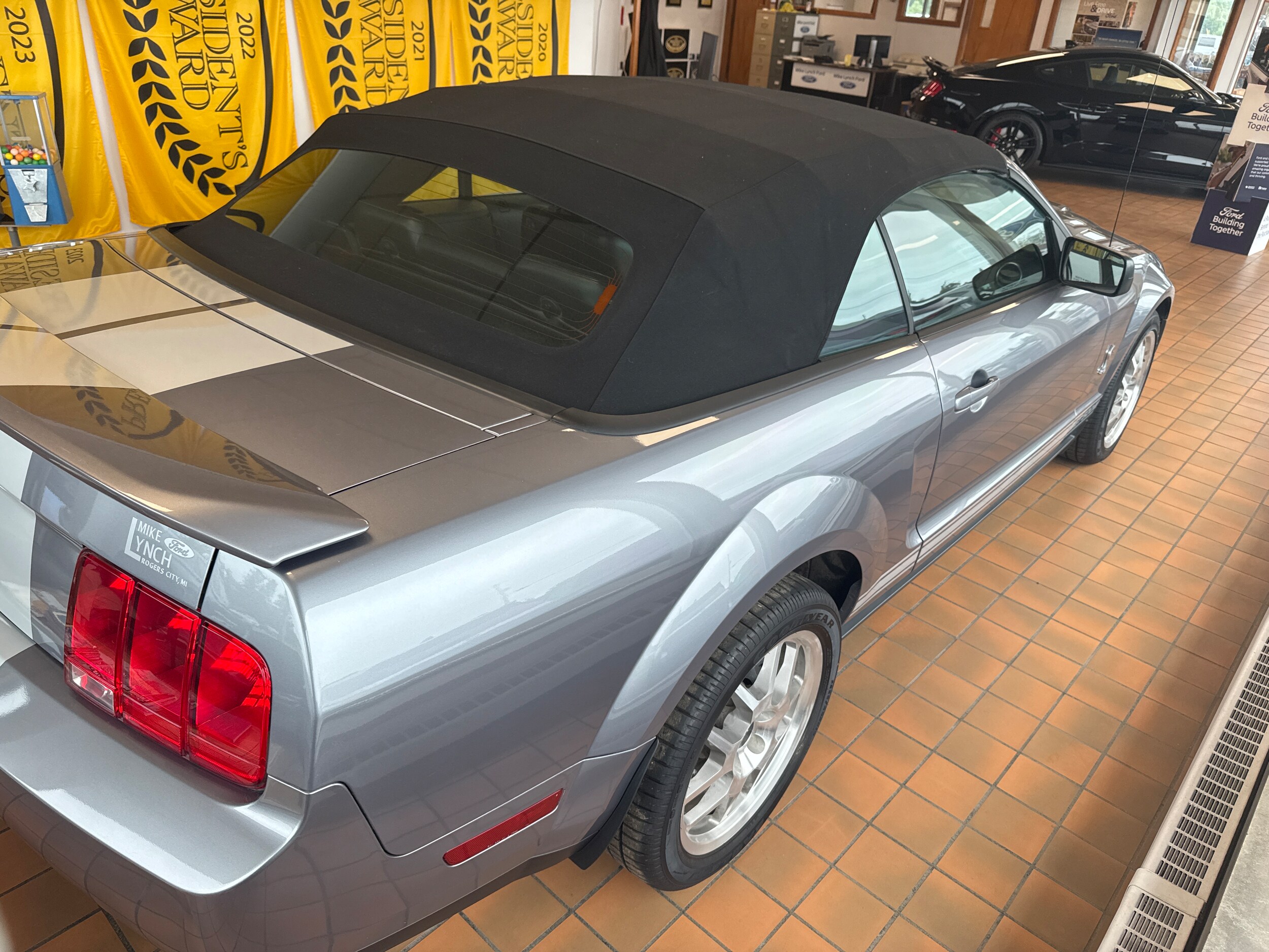 2007 Ford Mustang Shelby GT500 photo 3