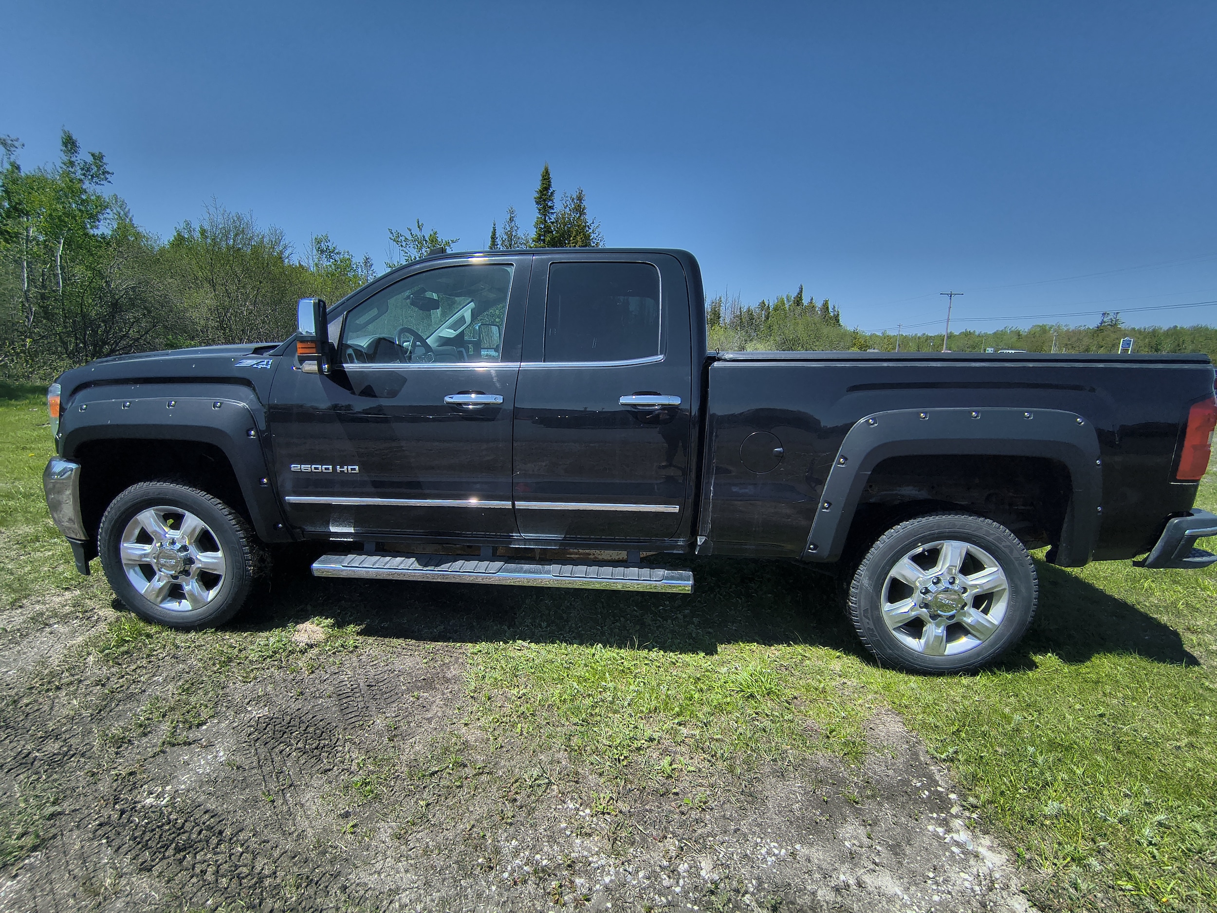 2017 GMC Sierra 4WD Double Cab Standard Box SLT's photo