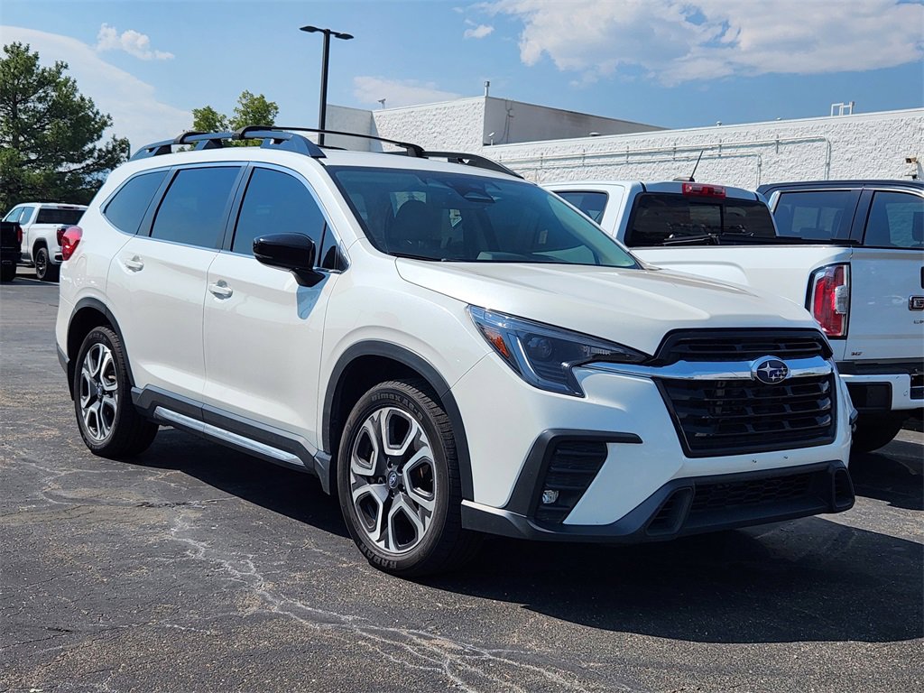 2024 Subaru Ascent Limited photo 3