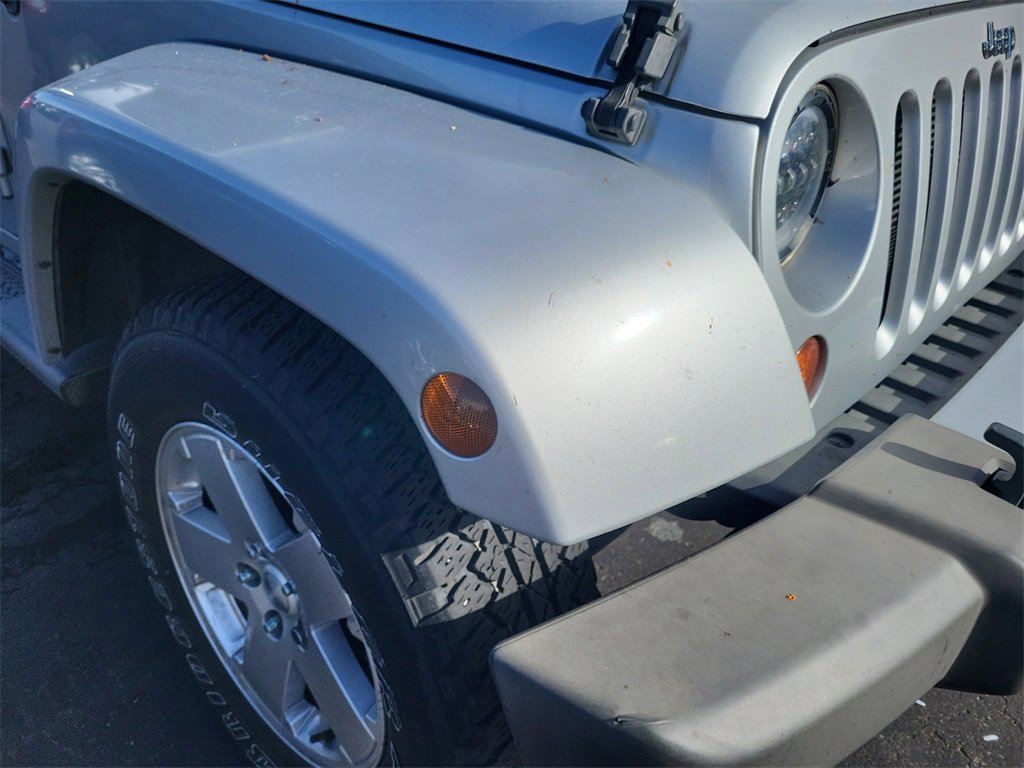 2012 Jeep Wrangler Unlimited Sahara photo 4