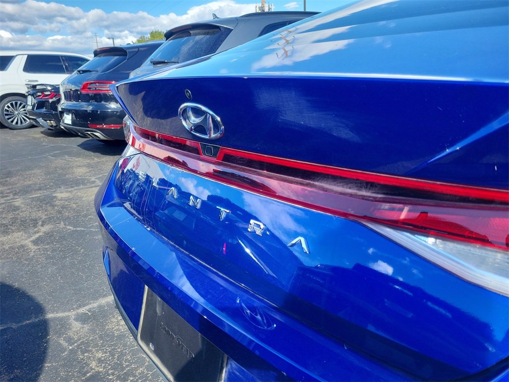 2023 Hyundai Elantra SEL Convenience photo 4