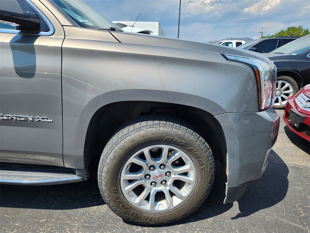 2019 Gmc Yukon XL SLT photo 3