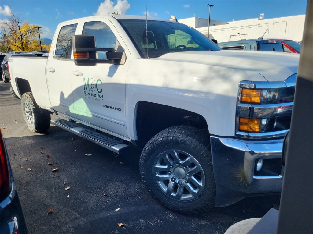 2019 Chevrolet Silverado 2500HD LT photo 2