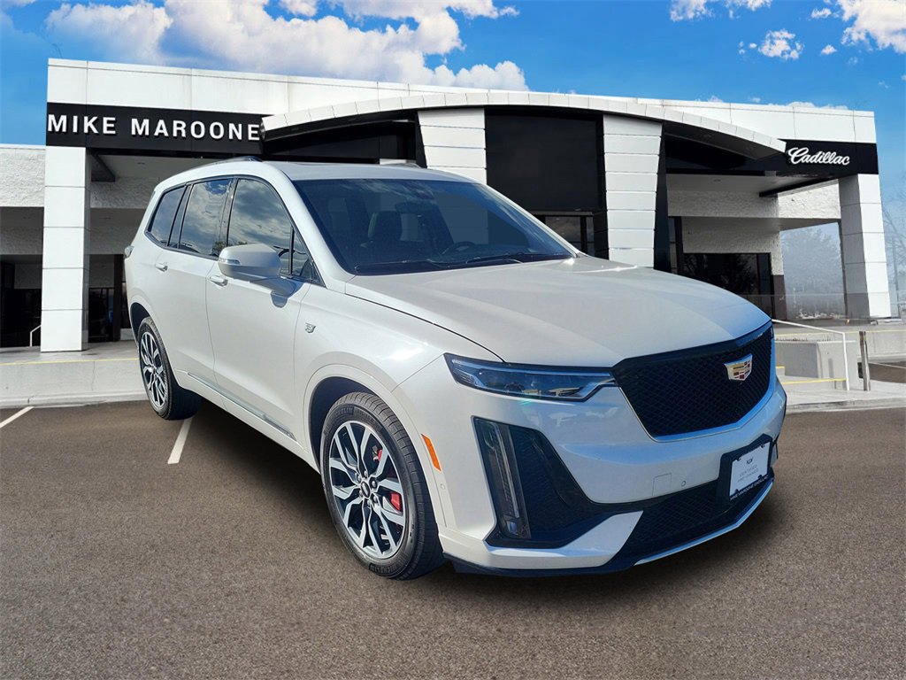 2024 Cadillac XT6 Sport photo 2