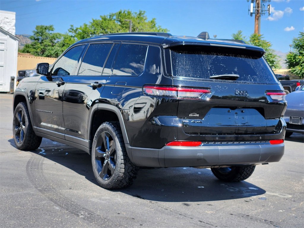 2023 Jeep Grand Cherokee Laredo photo 4