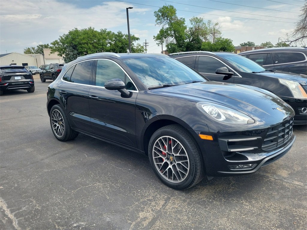 2016 Porsche Macan Turbo photo 3