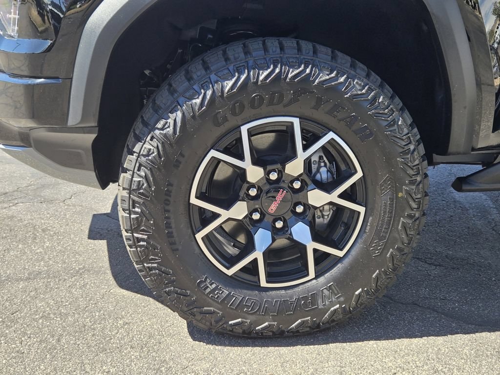 2026 GMC Canyon AT4X - Photo 6