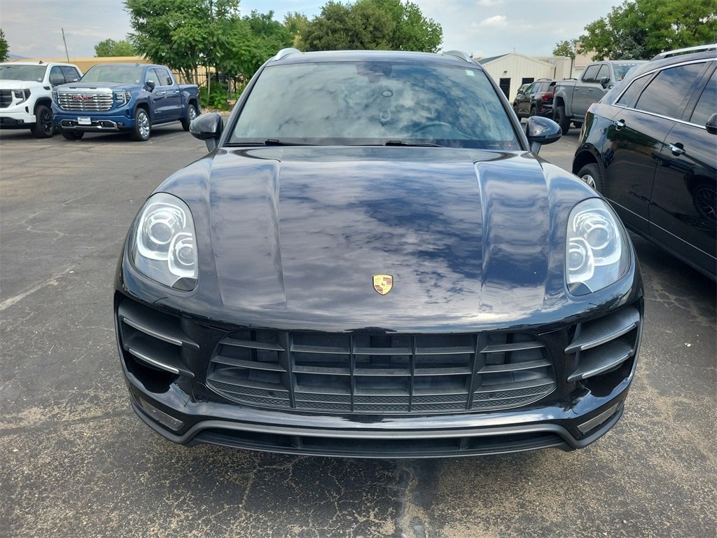 2016 Porsche Macan Turbo photo 2