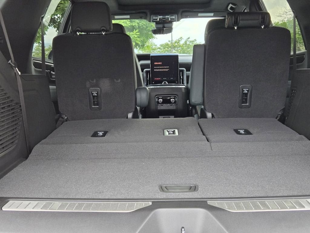 2026 GMC Yukon AT4 - Photo 18