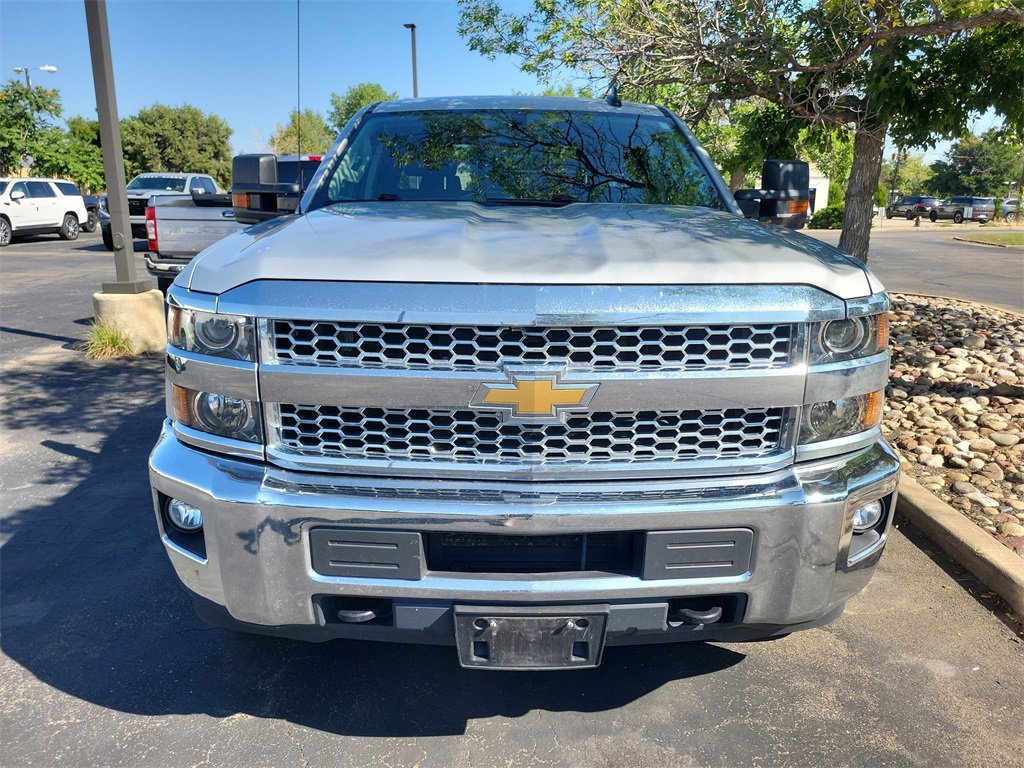 2015 Chevrolet Silverado 2500HD LT photo 2
