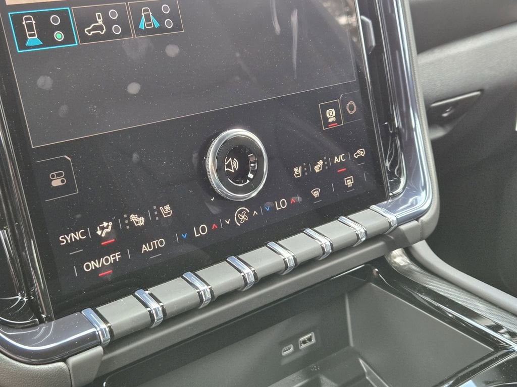 2026 GMC Yukon AT4 - Photo 12