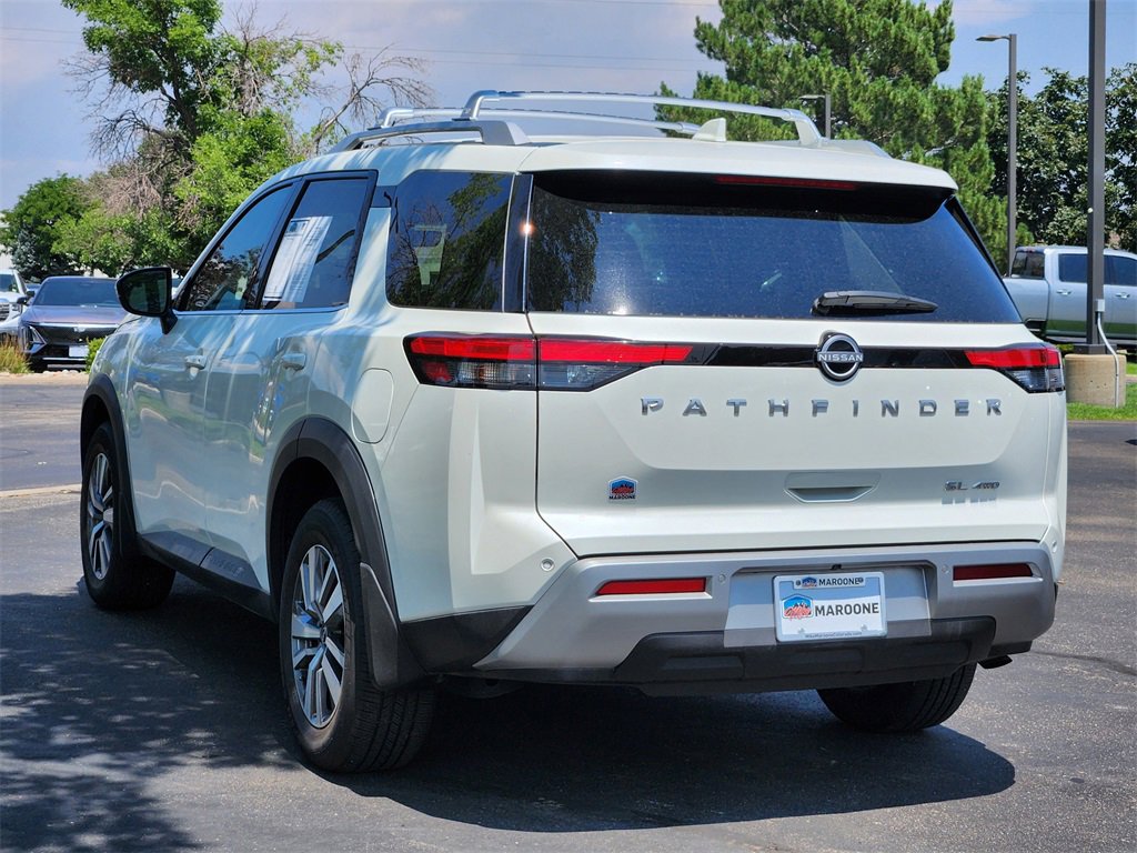 2024 Nissan Pathfinder SL photo 4