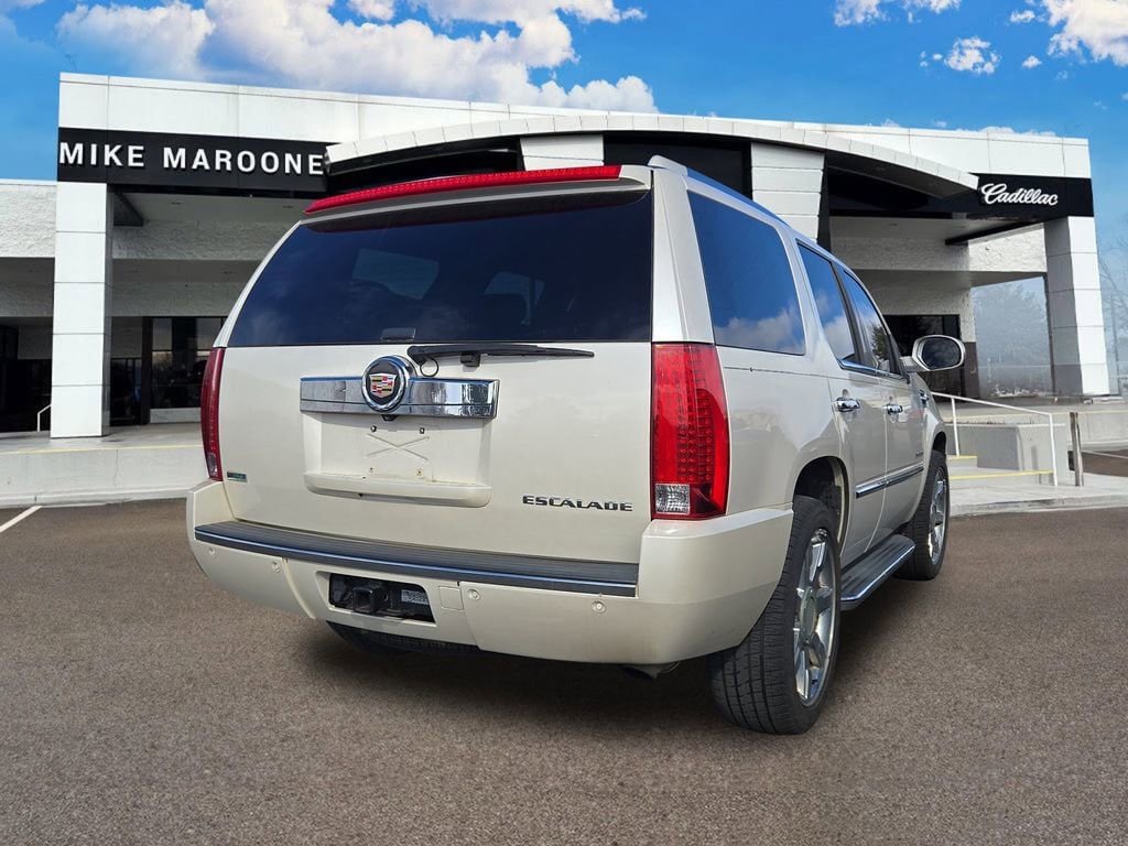 Used 2010 CADILLAC Escalade Luxury SUV