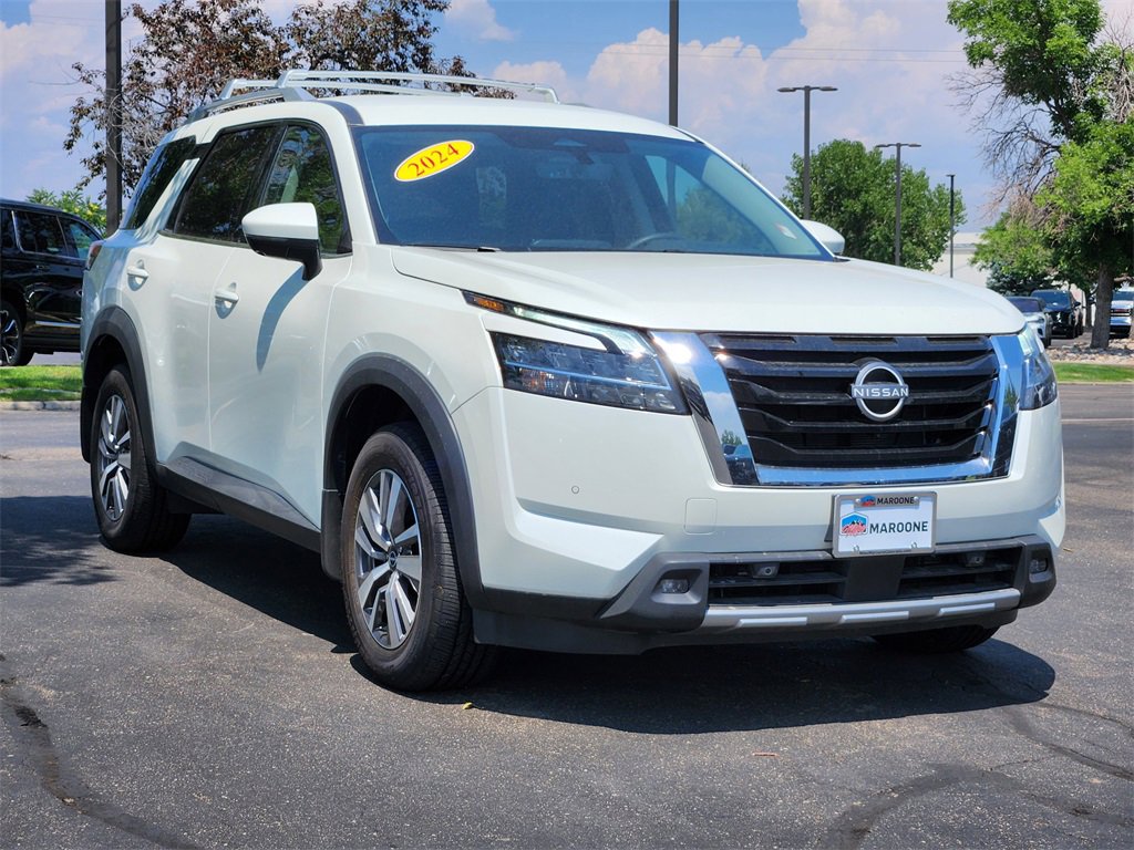 2024 Nissan Pathfinder SL photo 2