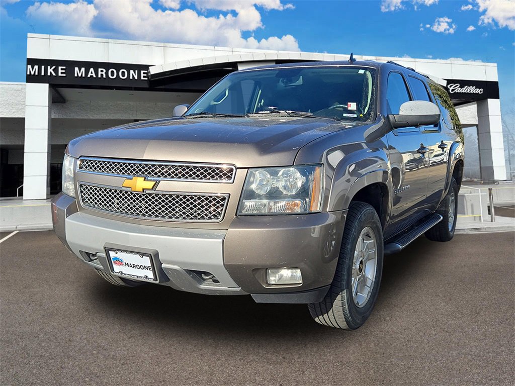 2012 Chevrolet Suburban LT's photo