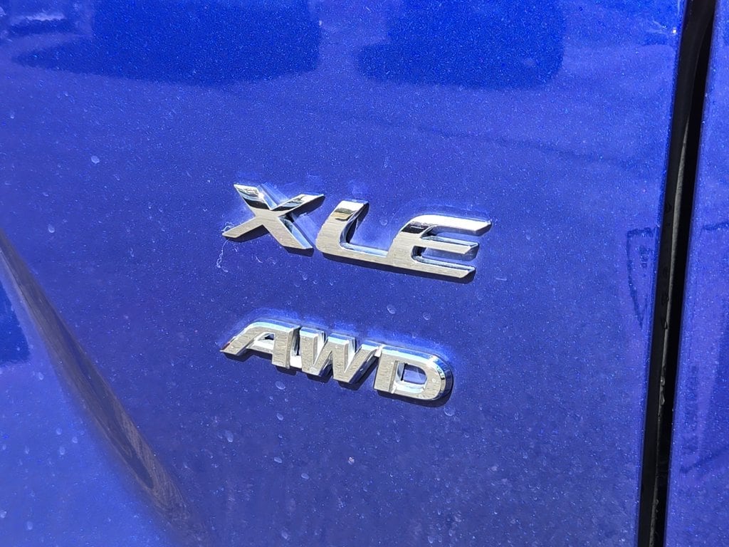 2024 Toyota Corolla Cross XLE - Photo 21