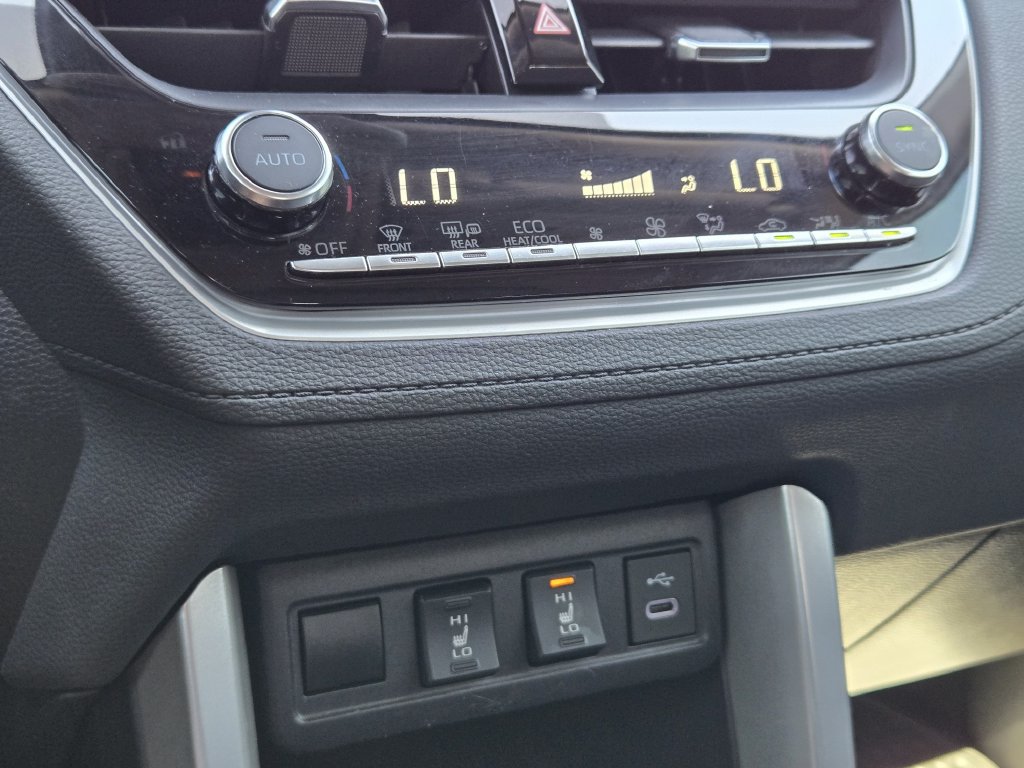 2024 Toyota Corolla Cross XLE - Photo 13