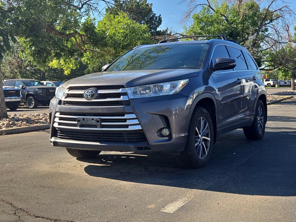 Used 2017 Toyota Highlander XLE V6 SUV
