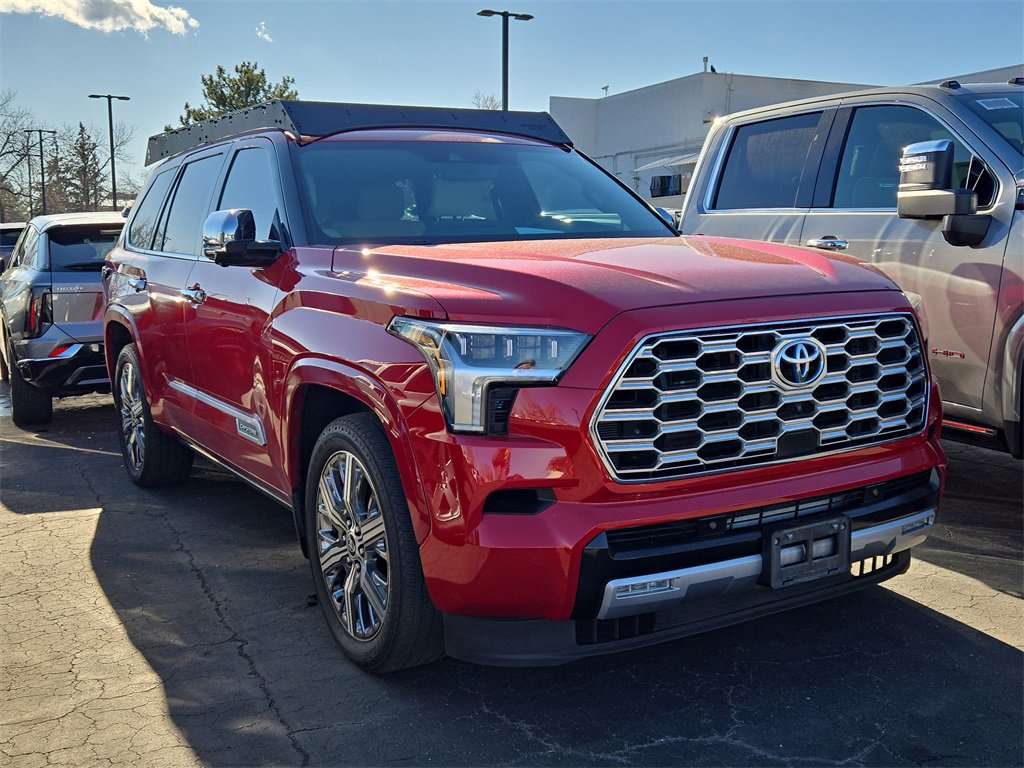 2023 Toyota Sequoia SR5 photo 2