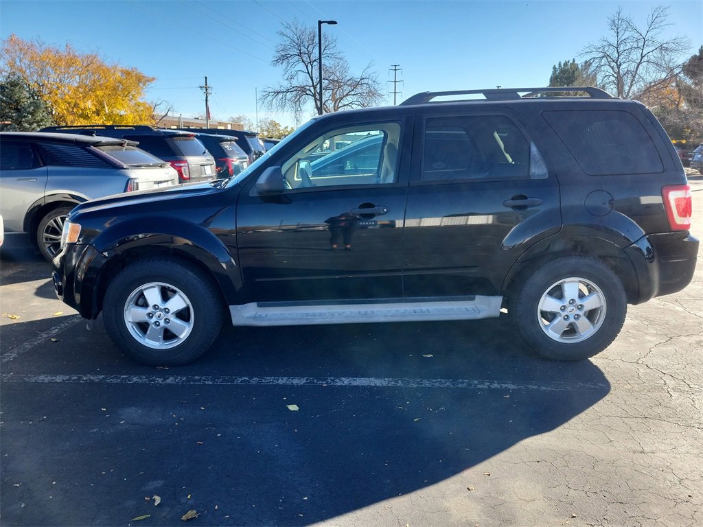 2010 Ford Escape XLT photo 2