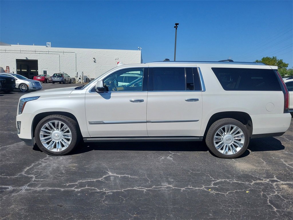 2018 Cadillac Escalade ESV Platinum photo 4