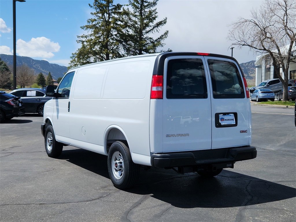 2025 Gmc Savana Cargo 2500 photo 4