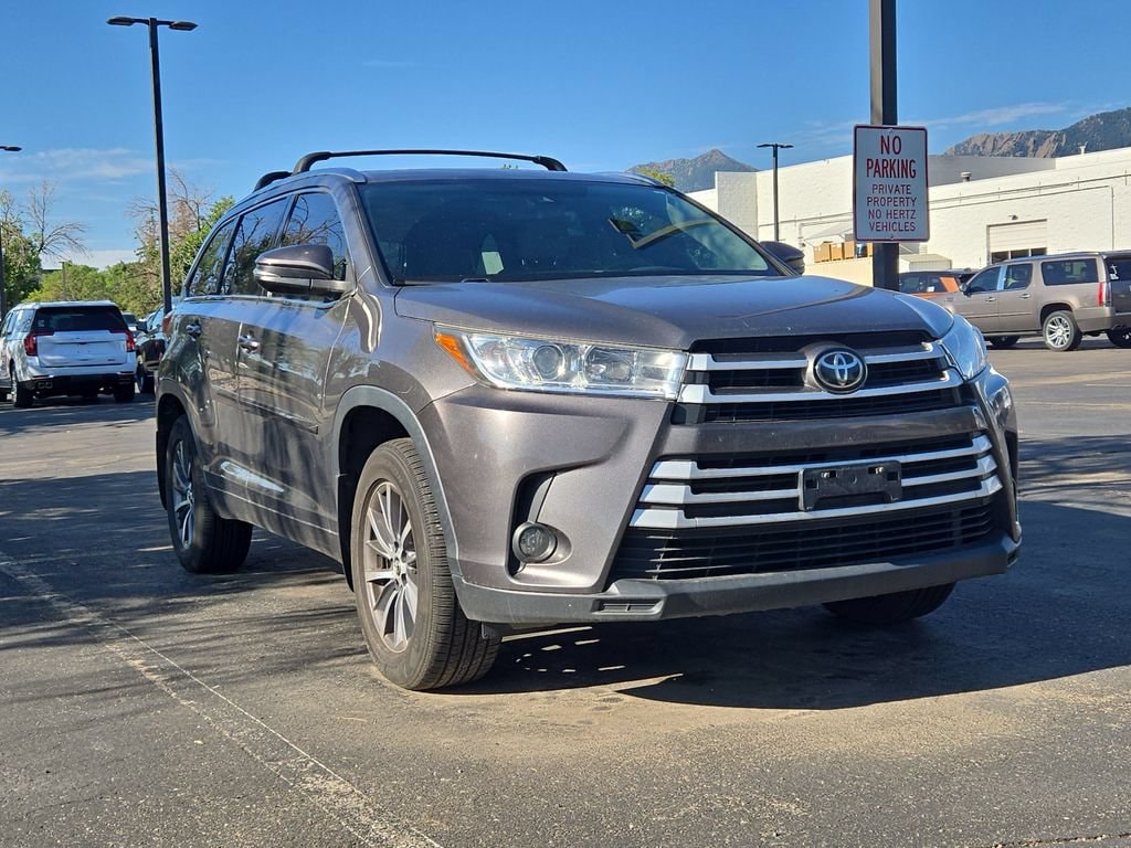 Used 2017 Toyota Highlander XLE V6 SUV