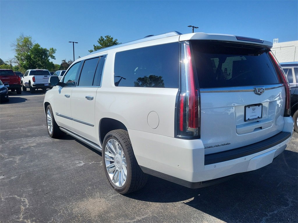 2018 Cadillac Escalade ESV Platinum photo 2