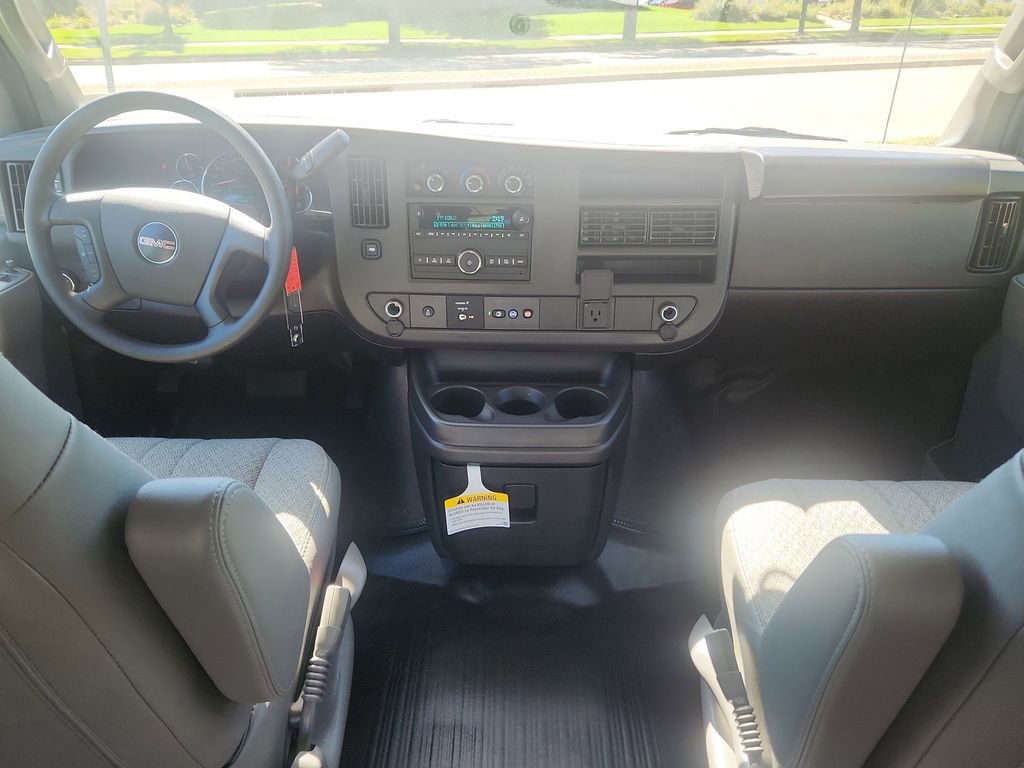 2025 GMC Savana Cargo Work Van - Photo 20