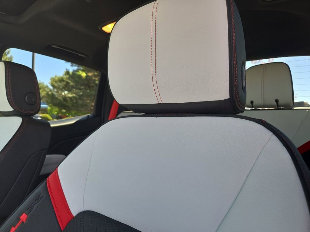 2026 GMC Canyon AT4X - Photo 20