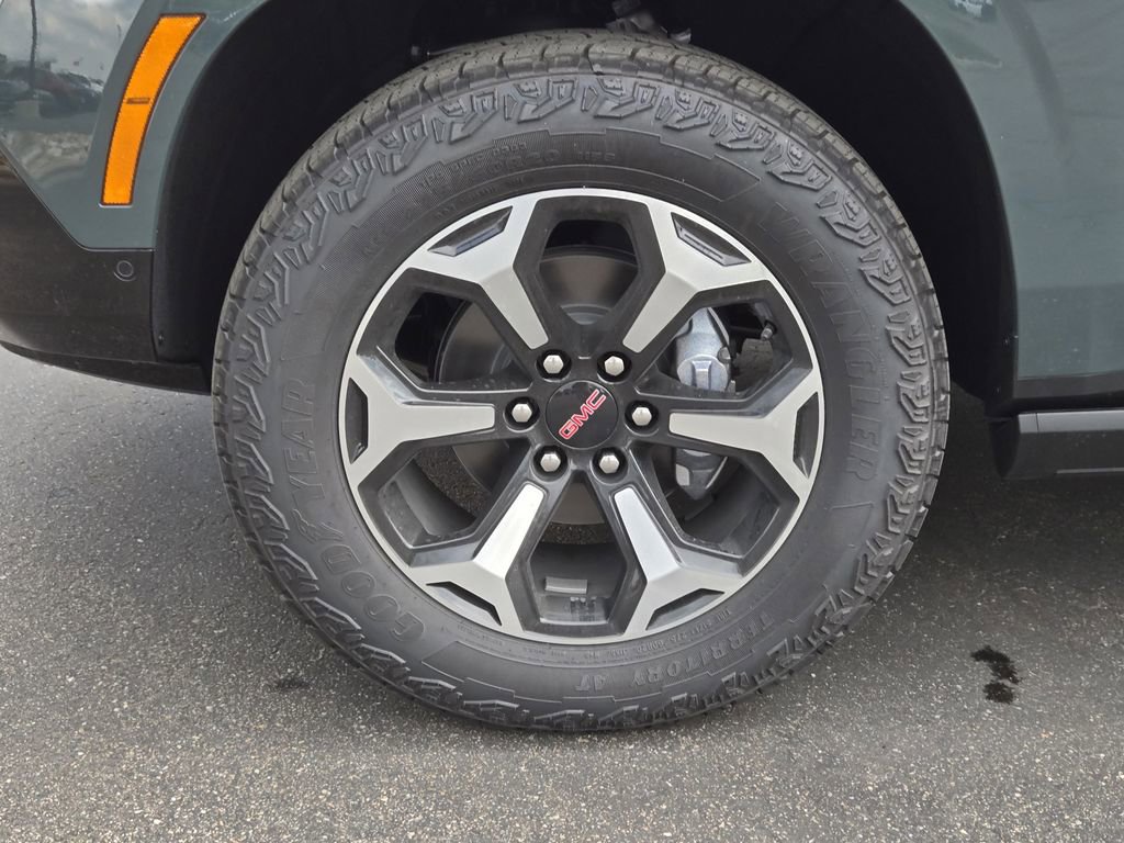 2026 GMC Yukon AT4 - Photo 7