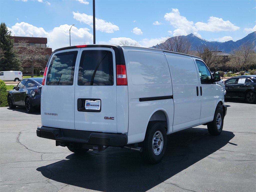 2025 Gmc Savana Cargo 2500 photo 3