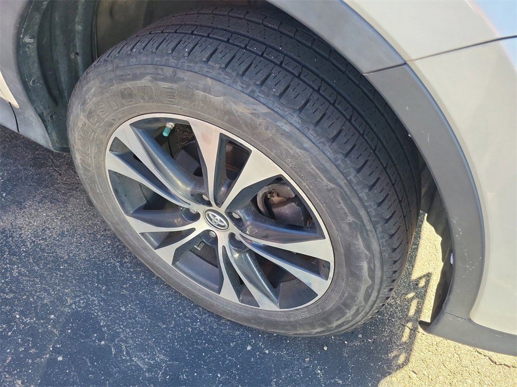 2015 Toyota RAV4 Limited photo 4