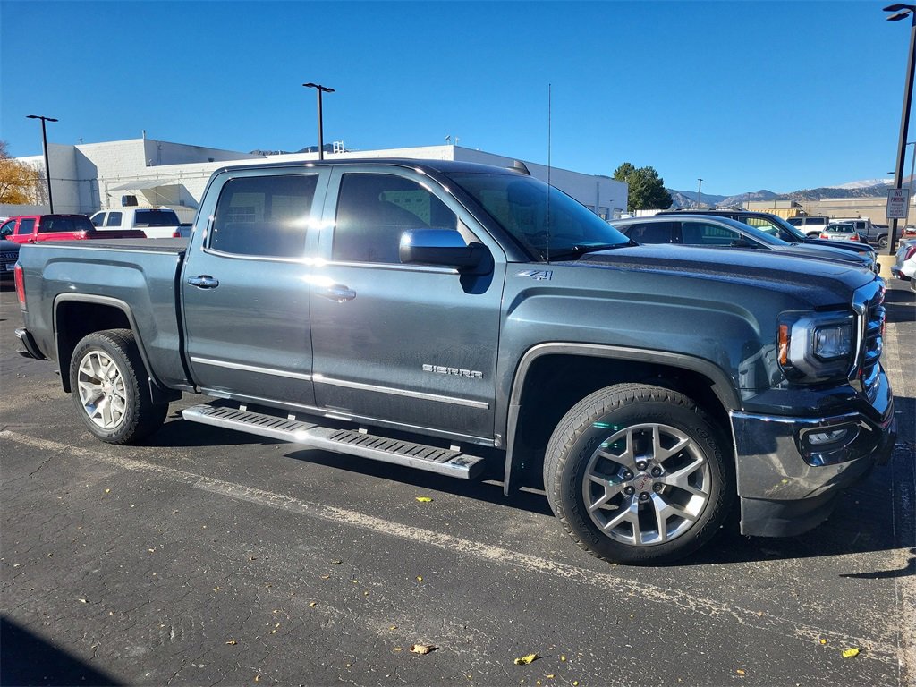2017 Gmc Sierra 1500 SLT photo 2