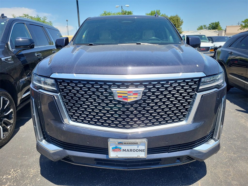 2023 Cadillac Escalade Premium Luxury photo 3