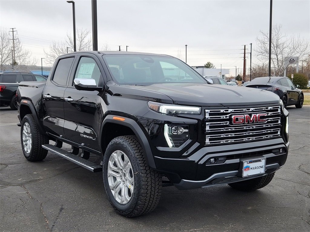 2024 Gmc Canyon Denali photo 2