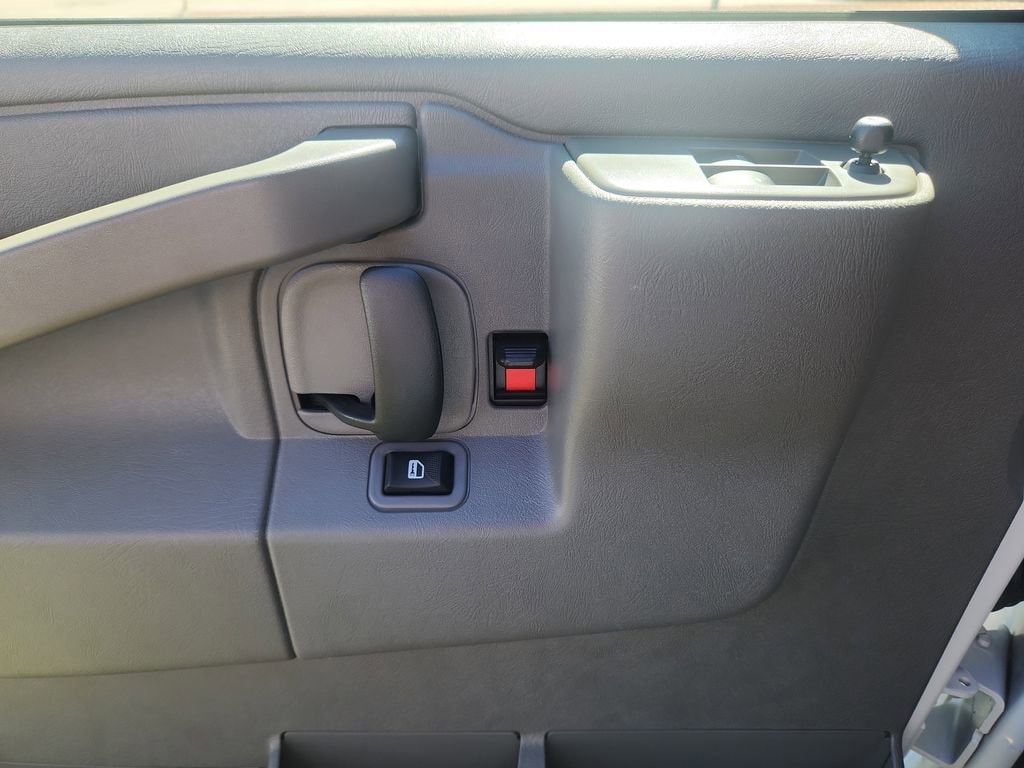 2025 GMC Savana Cargo Work Van - Photo 13