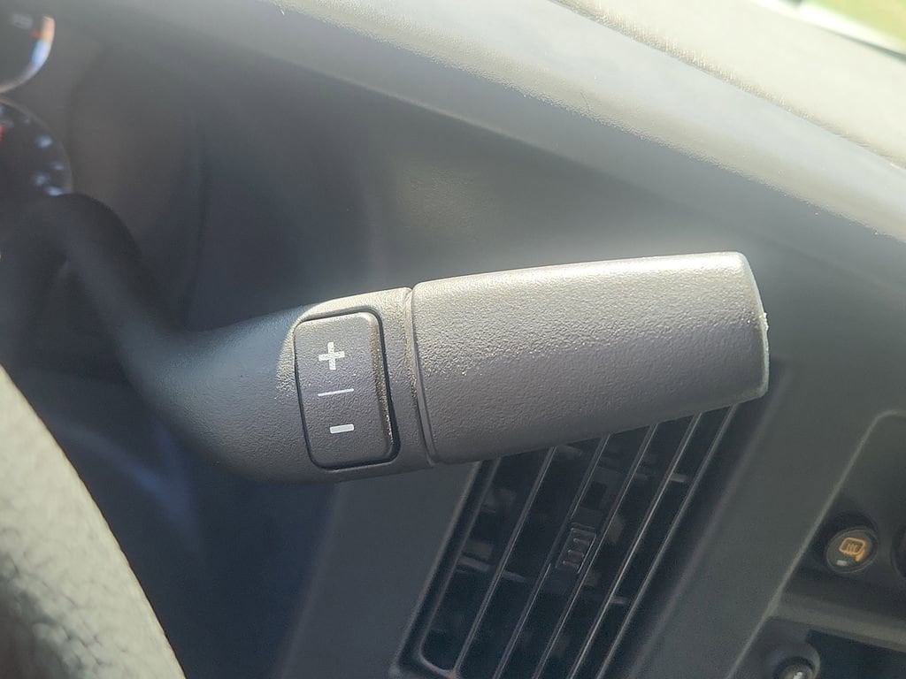 2025 GMC Savana Cargo Work Van - Photo 18