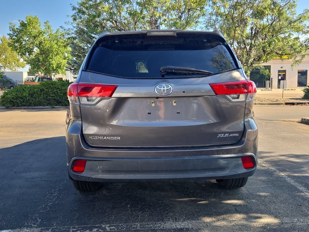 Used 2017 Toyota Highlander XLE V6 SUV