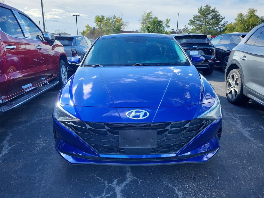 2023 Hyundai Elantra SEL Convenience photo 2