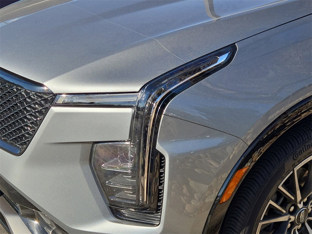 2024 Cadillac XT4 Sport photo 4